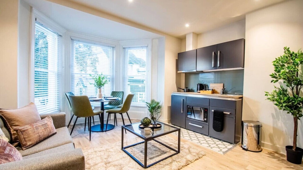 Thetford House | Thetford Hive Aparthotel - One Bedroom Suite 11