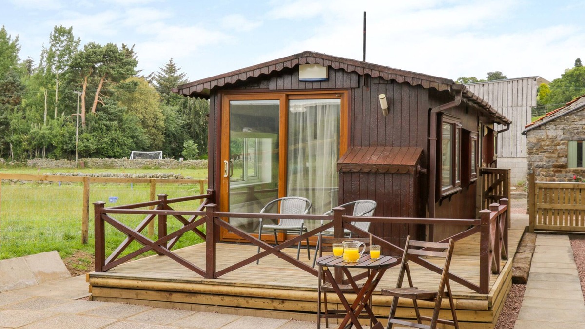 Scalby Cottage | THIRLEY BECK LODGE, pet friendly, with a garden in Harwood Dale