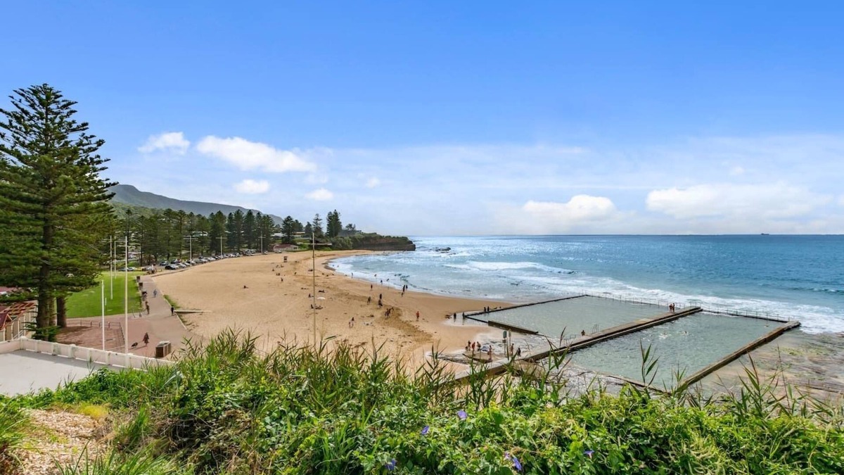 Thirroul Villa | Thirroul Poolside Escape A Luxe Coastal Paradise