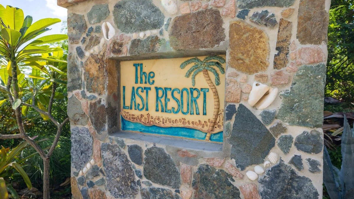 Estate Chocolate Hole and Great Cruz Bay Villa | This 6 bedroom luxury villa located in Chocolate Hole is newly renovated and tastefully decorated
