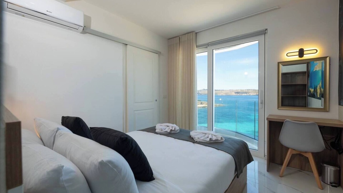 Qawra Apartment | This apartment is a 1 bedroom(s), 1 bathrooms, located in San Pawl il-Baħar, null.