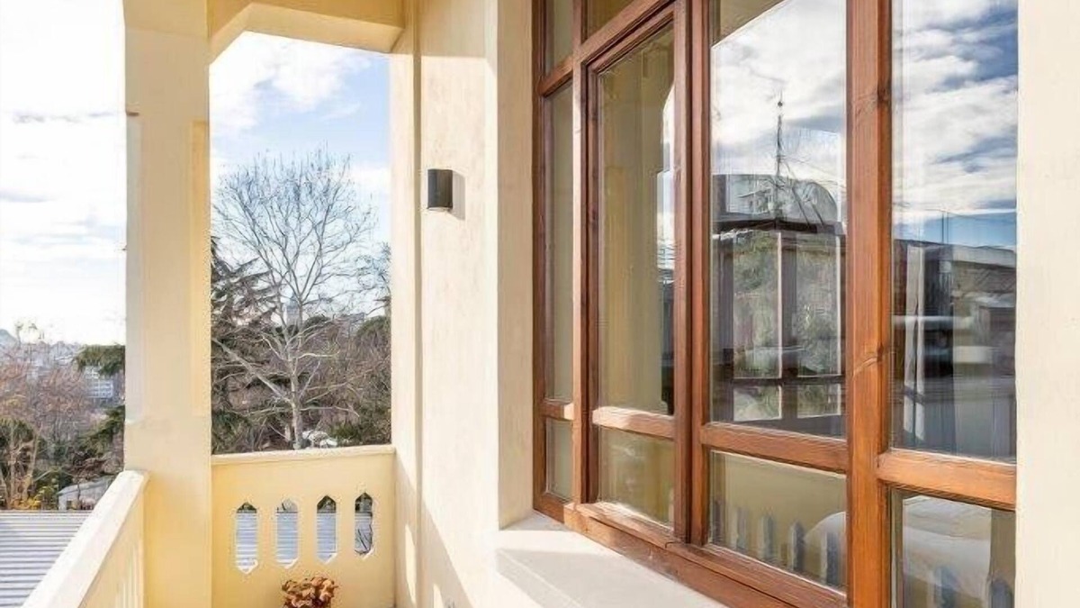 Tophane Apartment | This apartment is a 2 bedroom(s), 2 bathrooms, located in Beyoğlu, İstanbul.