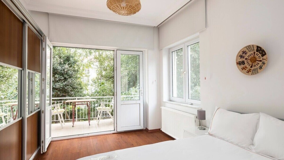 Bebek Apartment | This apartment is a 2 bedroom(s), 1 bathrooms, located in Beşiktaş, İstanbul.