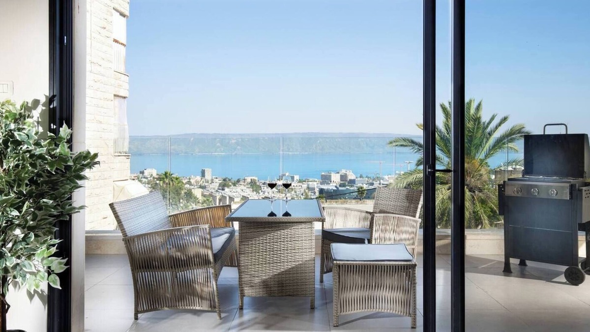 Tiberias Apartment | This apartment is a 4 bedroom(s), 2.5 bathrooms, located in Tiberias, North District.