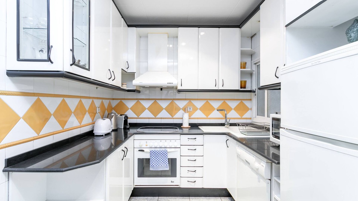 Sant Andreu de Palomar Apartment | This apartment is a 2 bedroom(s), 1 bathrooms, located in Barcelona, Catalunya.