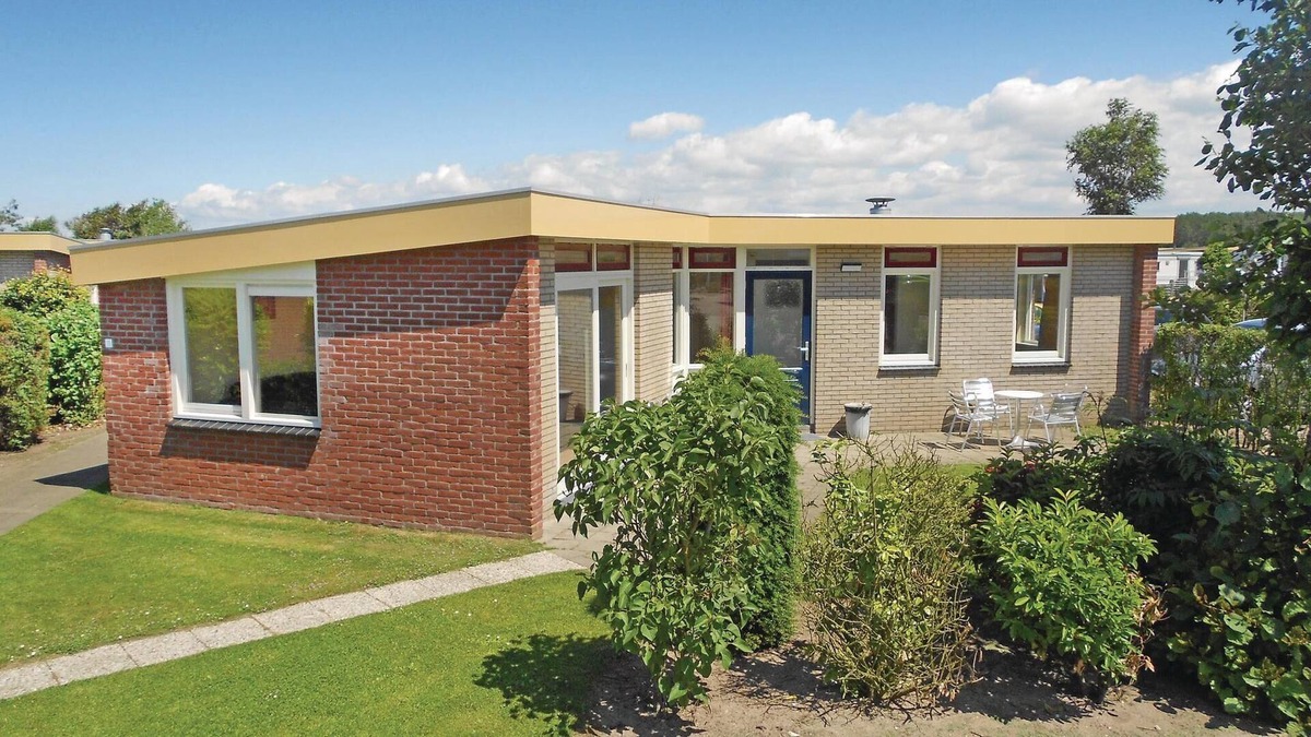 Municipality of Noordwijk House | This car and pet free bungalow and caravan park is located just outside the center of Noordwijkerhou