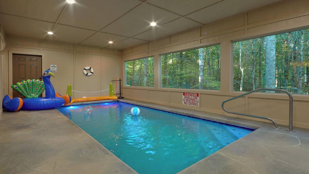 Gatlinburg - Pigeon Forge Resort | This charming retreat comfortably sleeps 12 people!