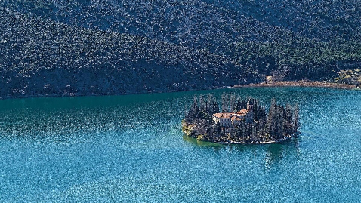 Velim House | This comfortable holiday home with pool is located in Krkovi, near Vodice.