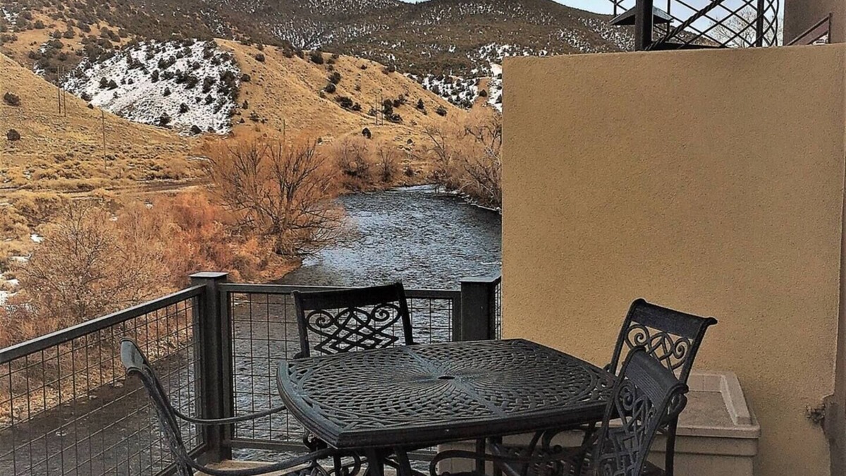 Salida Condo | This condominium is a 1 bedroom(s), 1.5 bathrooms, located in Salida, CO.
