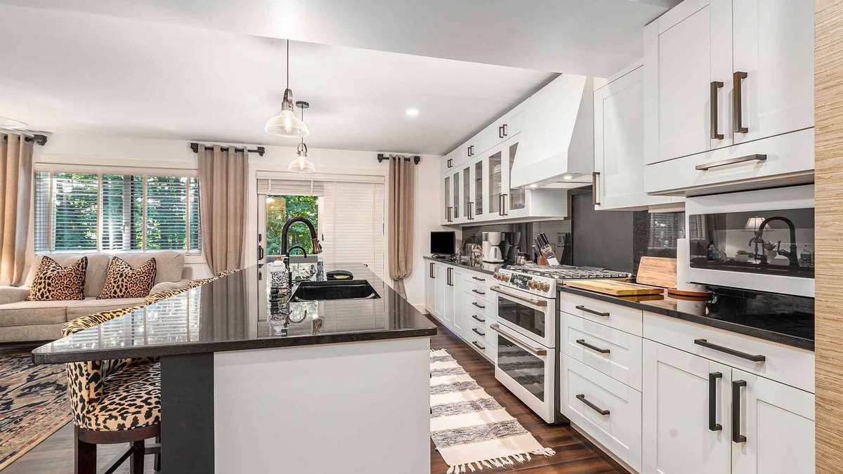 Harbor Springs Condo | This condominium is a 3 bedroom(s), 2.5 bathrooms, located in Harbor Springs, MI.