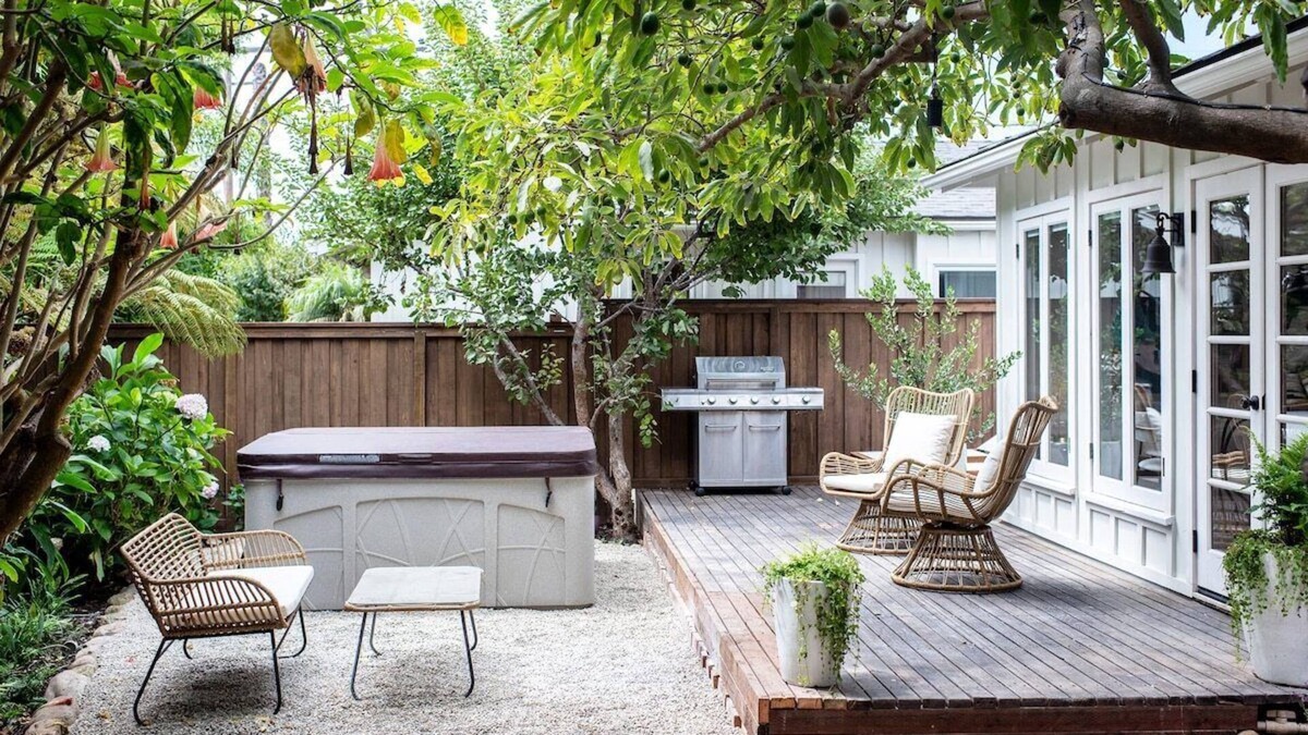 Montecito Cottage | This cottage is a 0 bedroom(s), 1 bathrooms, located in Montecito, CA.