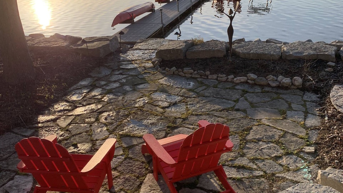 Sturgeon Bay House | This family retreat offers the best of both worlds!