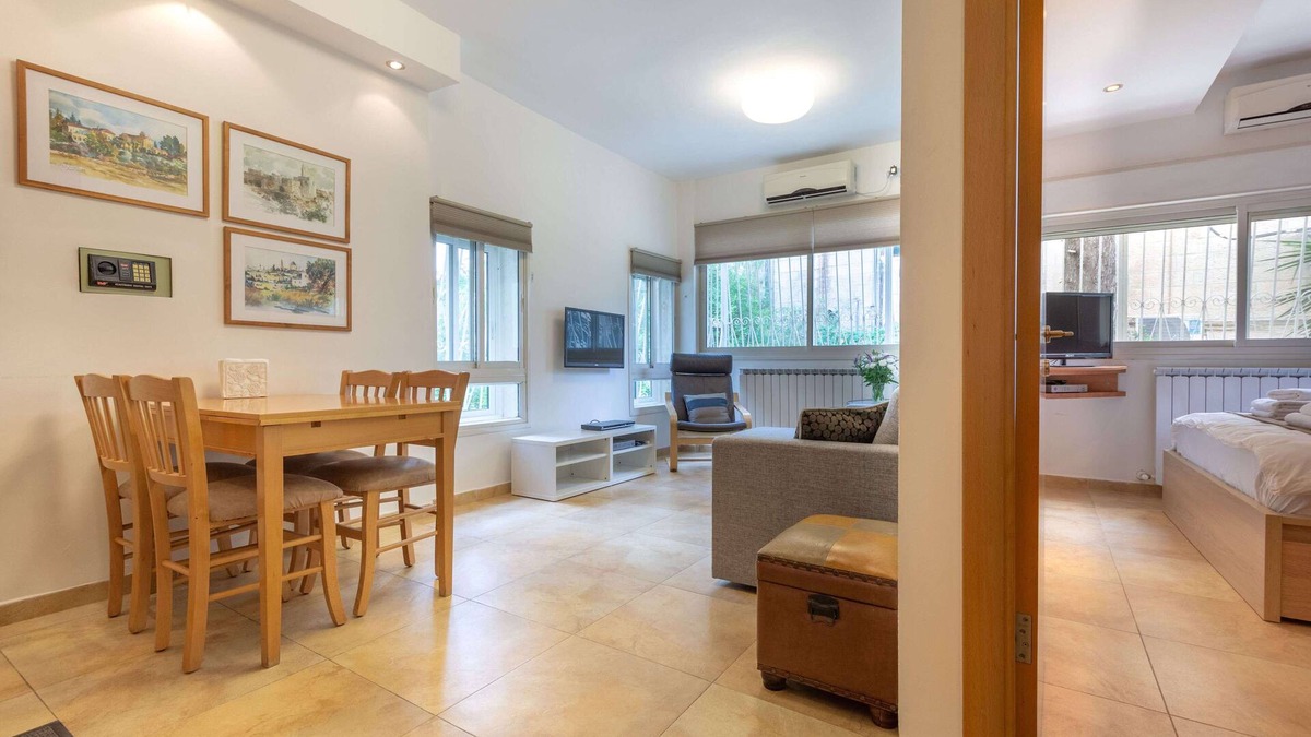 Emek Refaim Apartment | This ground floor one bedroom Apt is a perfect rental with just a few stairs