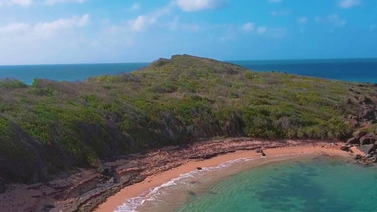 Fajardo House | this home is 7 minutes walking distance to the beach.