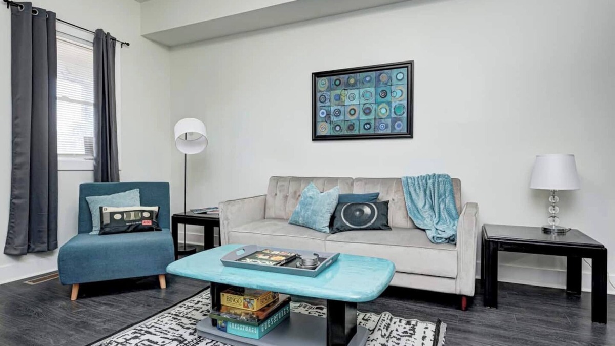 Fountain Square House | This house is a 0 bedroom(s), 2 bathrooms, located in Indianapolis, IN.