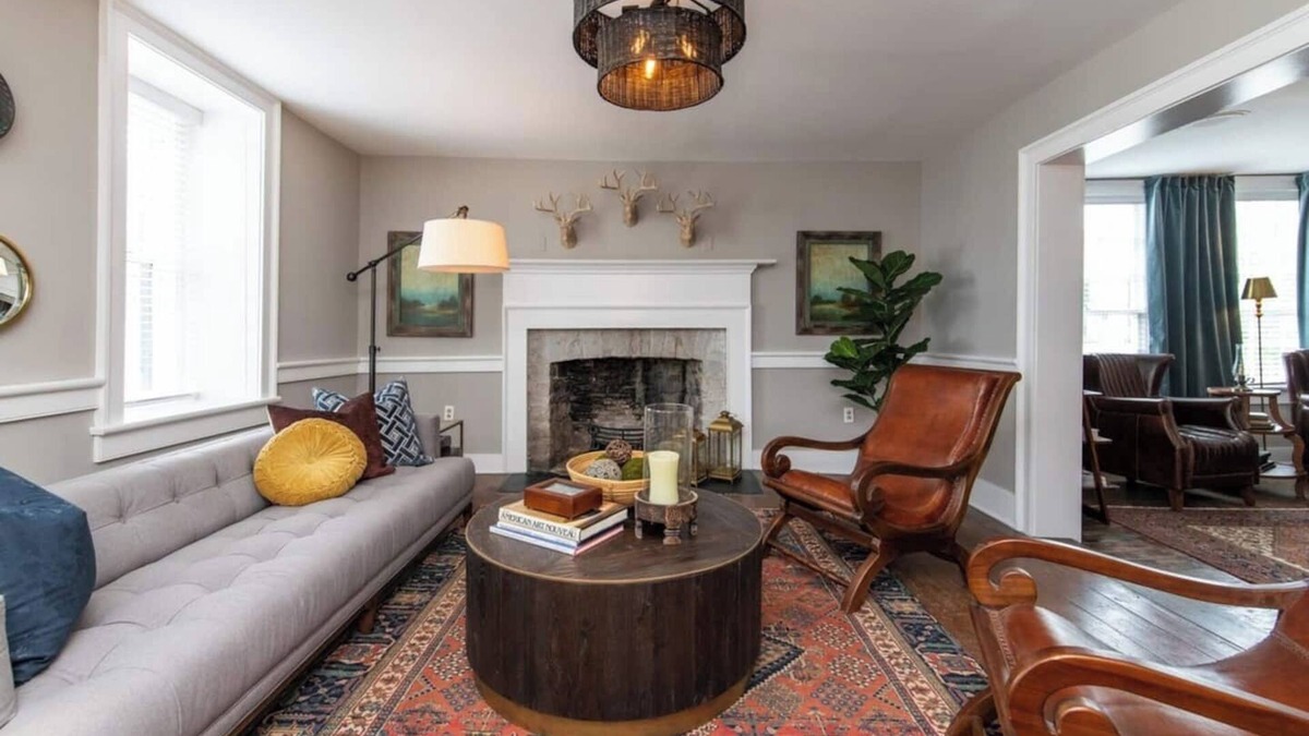 Frankfort House | This house is a 3 bedroom(s), 2 bathrooms, located in Frankfort, KY.