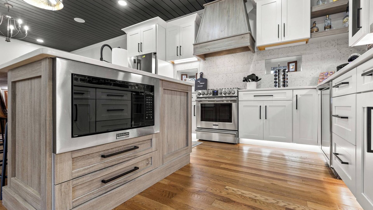Frankfort House | This house is a 3 bedroom(s), 2.5 bathrooms, located in Frankfort, KY.