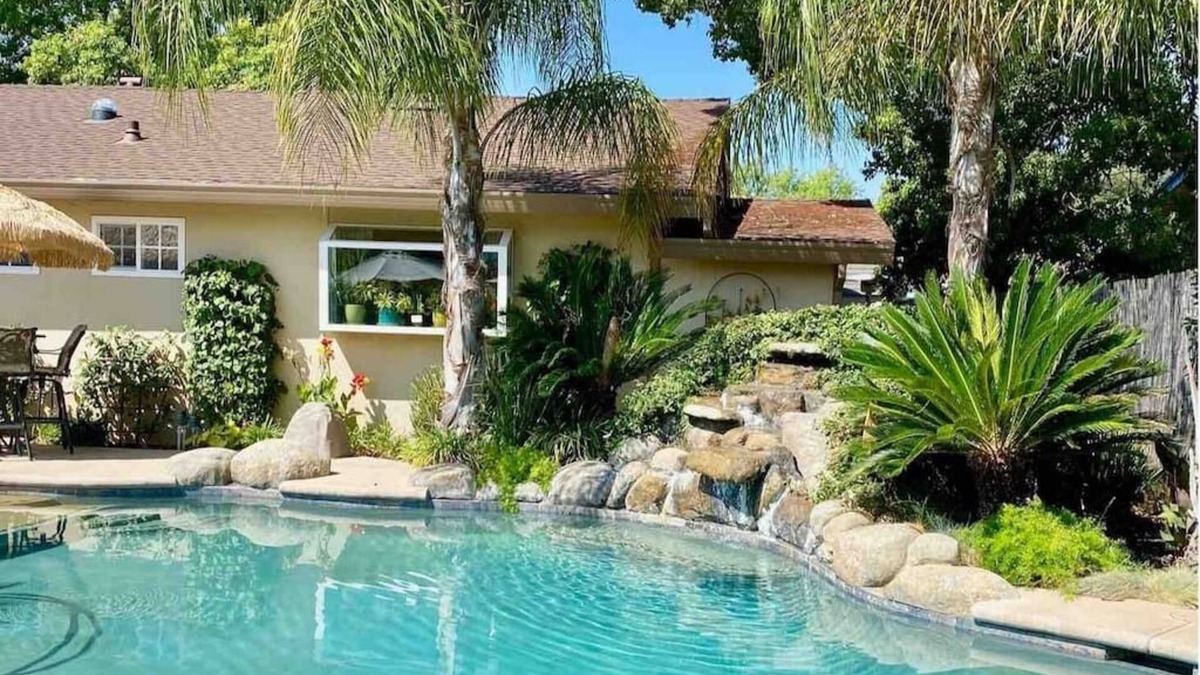 Roseville House | This house is a 3 bedroom(s), 2 bathrooms, located in Roseville, CA.