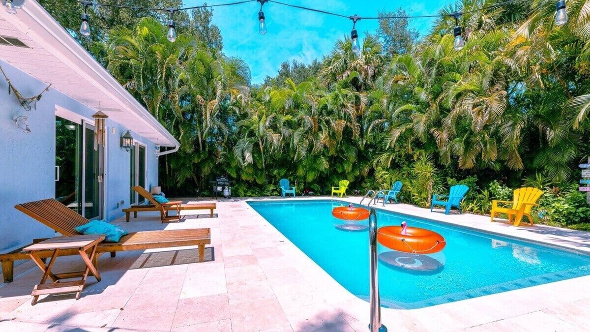 Old Orchid House | This house is a 3 bedroom(s), 2 bathrooms, located in Vero Beach, FL.