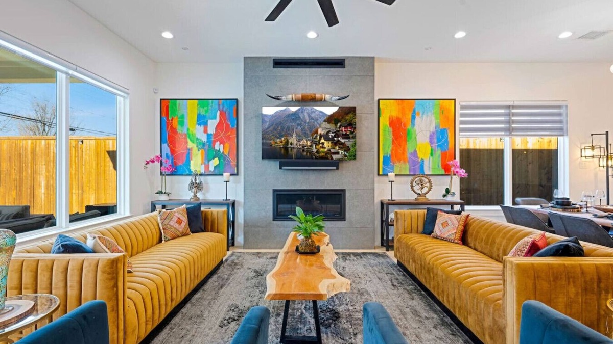 Dallas House | This house is a 4 bedroom(s), 3 bathrooms, located in Dallas, TX.