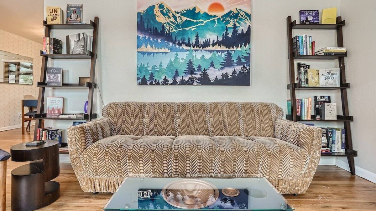 Southeast House | This house is a 4 bedroom(s), 2 bathrooms, located in Denver, CO.