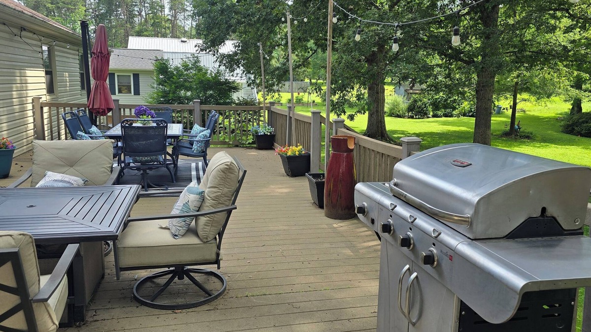 McLeansville House | This house is a 6 bedroom(s), 4 bathrooms, located in McLeansville, NC.