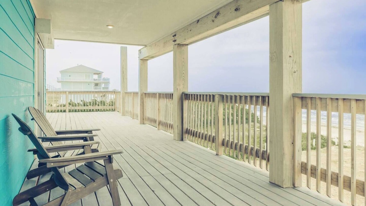 Port Bolivar House | This house is a 1 bedroom(s), 1 bathrooms, located in Bolivar Peninsula, TX.