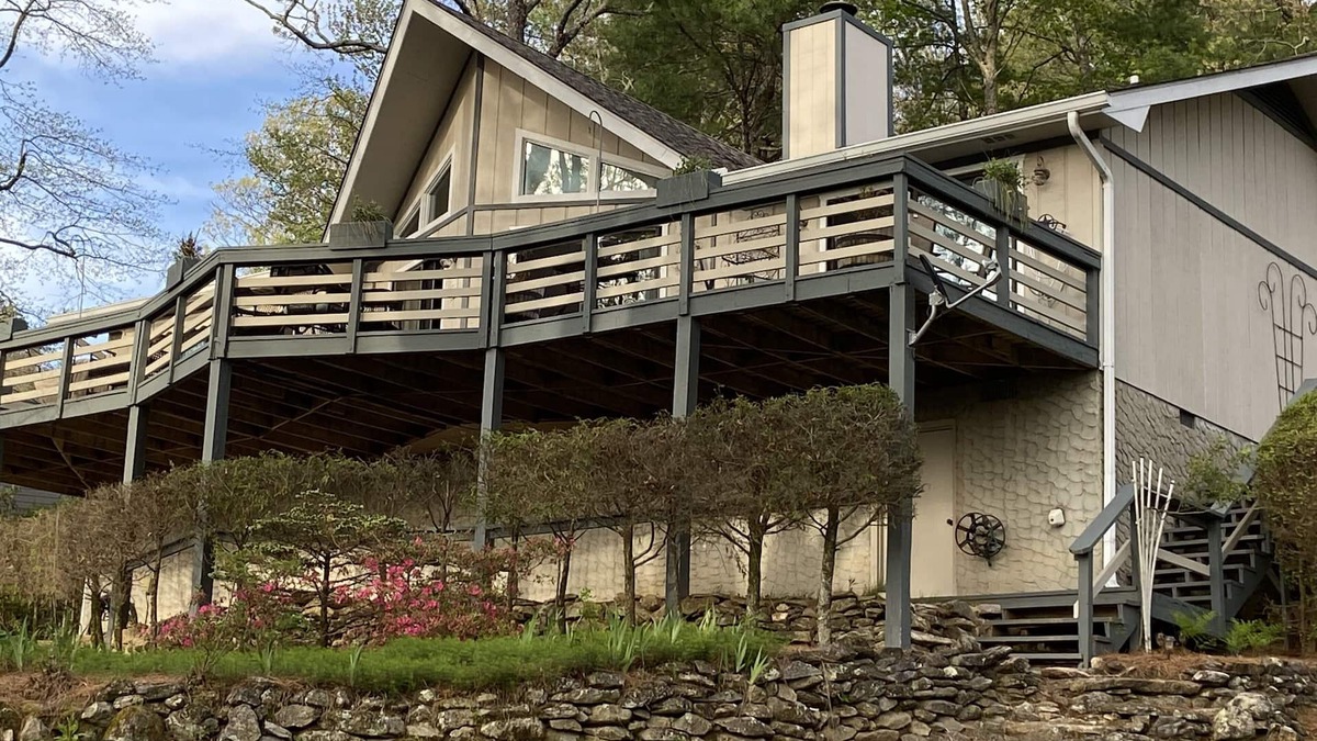 Dillard House | This is it! Your Peaceful and Relaxing Getaway in Sky Valley Golf Resort.