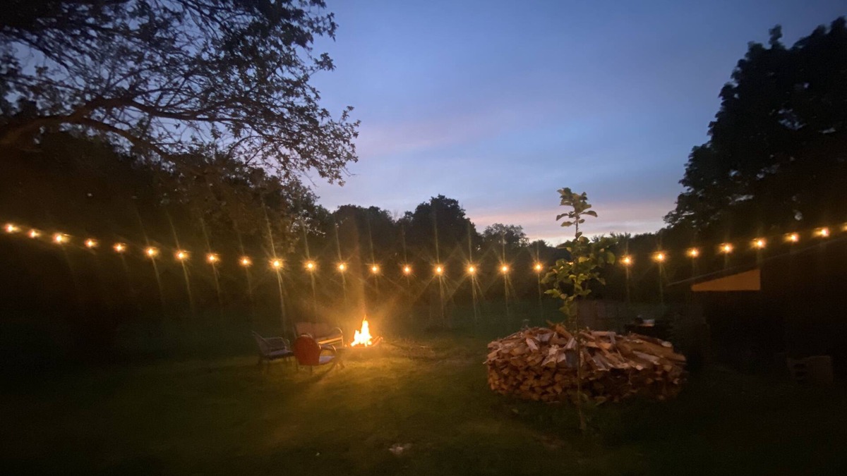 Mount Marion House | This light-filled two-story, cozy two-bed bedroom apartment High Woods farmhouse