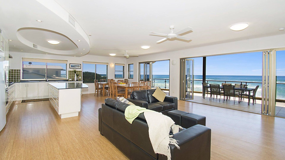 North Creek Apartment | This luxury, beachfront apartment is a magnificent example of beachside living.