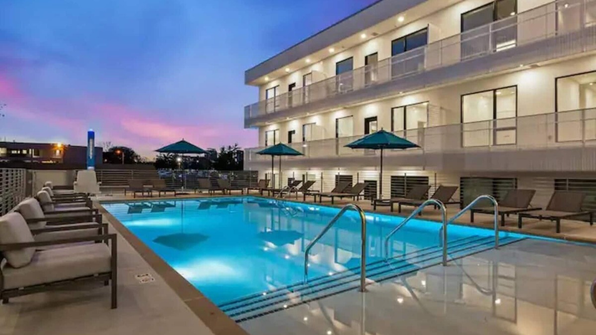 Edgehill Condo | This modern 1-bedroom, 1-bath condo is located in the heart of Downtown, just 1.2 miles from Broadway’s live music, incredible dining, and local attractions. Perfect for couples, solo travelers, or business guests.