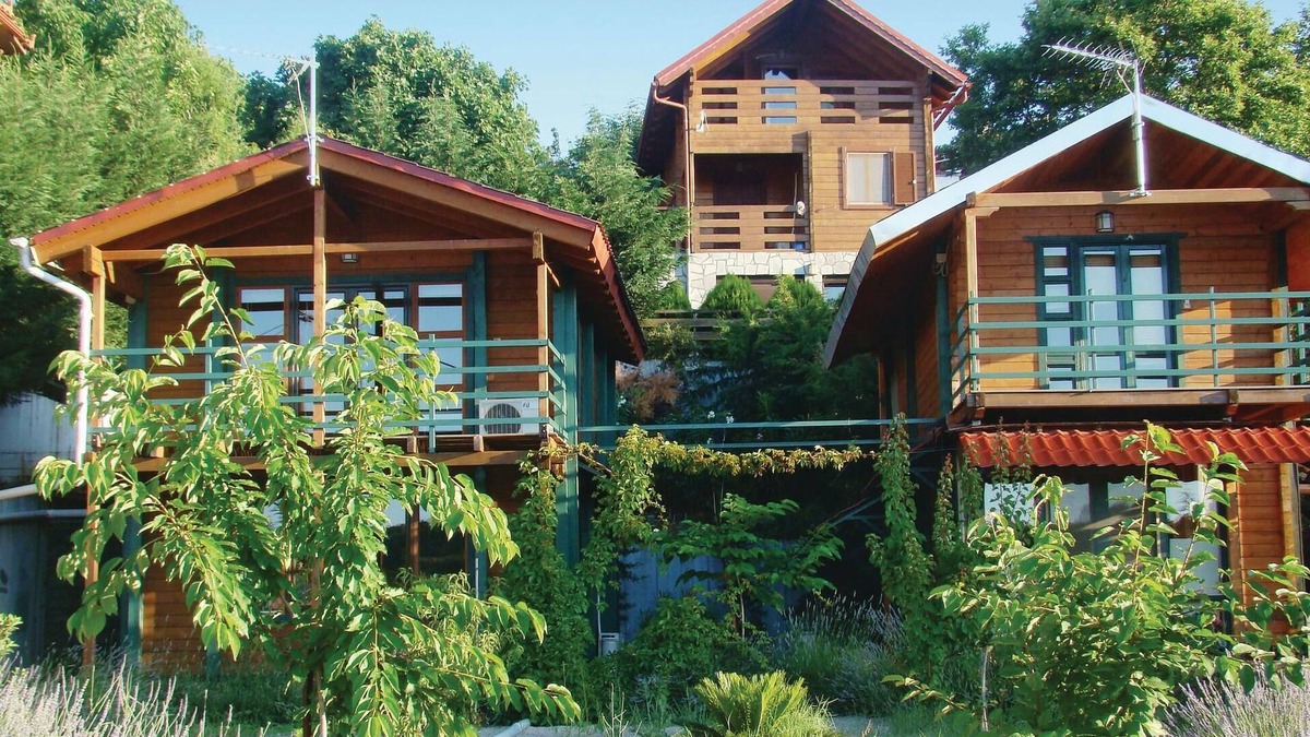 Molos House | This small, but very cozy and welcoming cottage has space for up to five people.