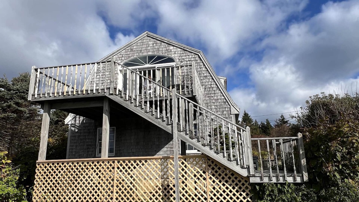 Bailey Island Apartment | This spacious 2nd floor garage apartment offers phenomenal open ocean views!
