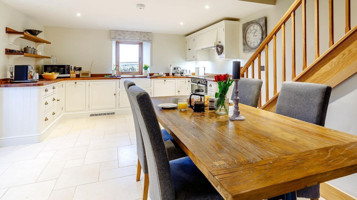 Bourton Cottage | This spacious modern barn conversion is a perfect base for up to four people to explore the quaint v