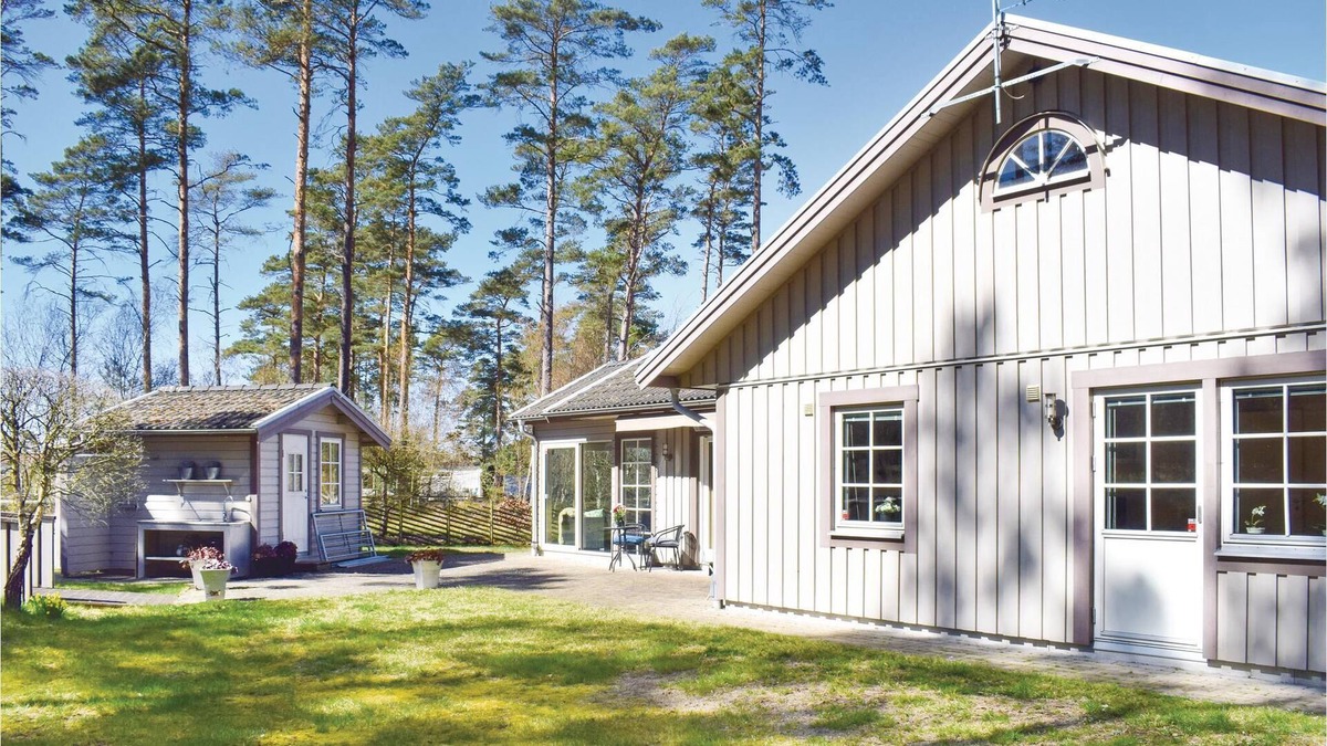 Skummesloevsstrand House | This spacious vacation home is located only 600 m from the sea.