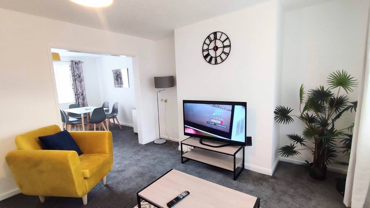 Blyth Apartment | This stylish perfect place for professionals, families and tourist group trips.