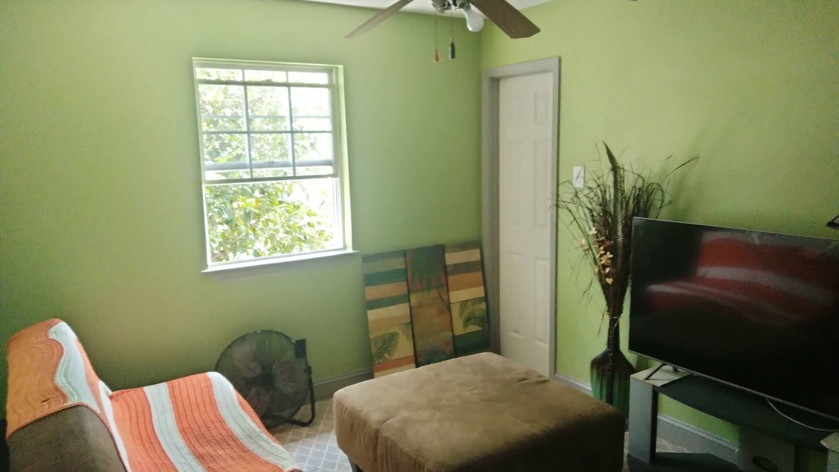 Marrero House | This stylish space has a hometown vibe w/inexpensive transport to downtown NOLA