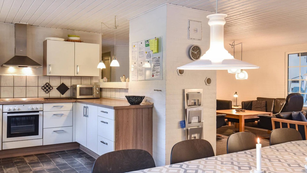 Husby House | This thatched vacation home offers optimal conditions for both a relaxing and an active vacation.