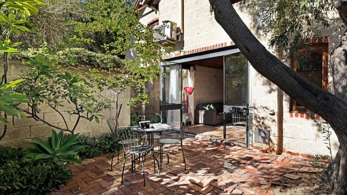 Fremantle House | This townhouse is a 2 bedroom(s), 1 bathrooms, located in Fremantle, WA.