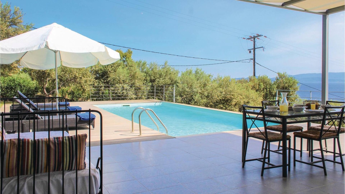 Kontos House | This vacation villa is located only 15 minutes from the port of Aegina and only 700 meters from the