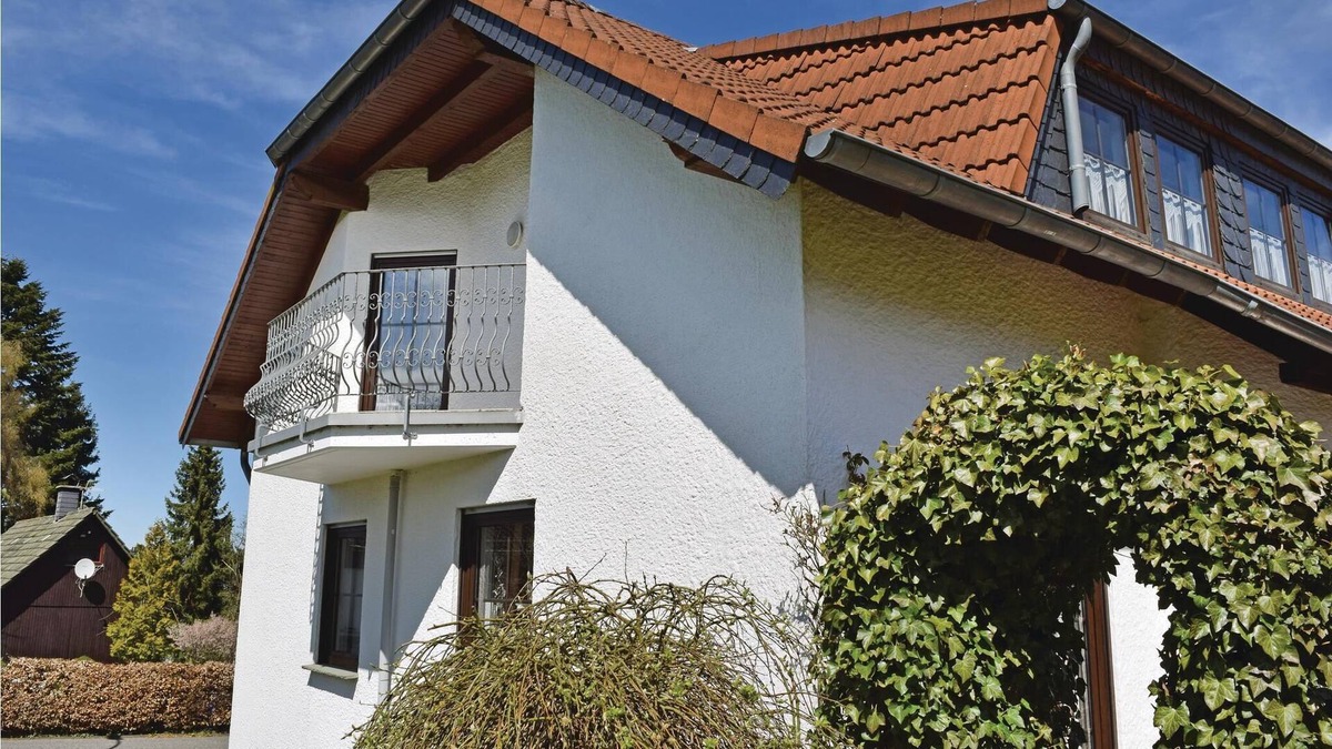 Dollendorf Apartment | This well-maintained vacation home consists of two apartments. On the first floor is DEI066, which y