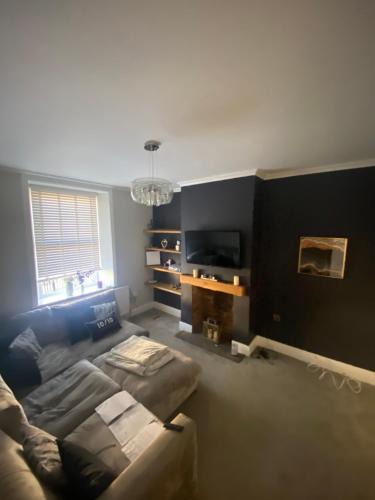 Wardle House | Thomas Bennett guest