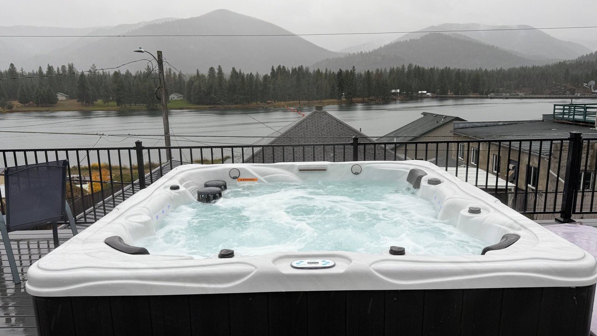 Thompson Falls Condo | Thompson Falls Main Street Loft! Walk everywhere in town