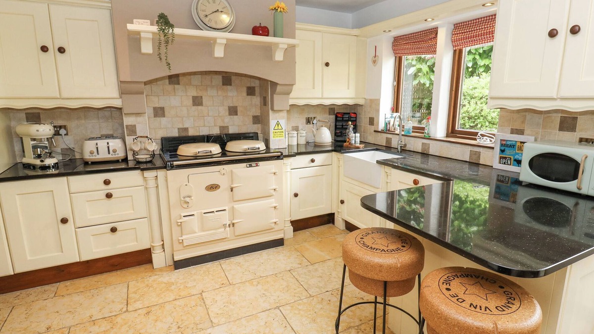 Emley Cottage | Thorncliffe Lane Guest House