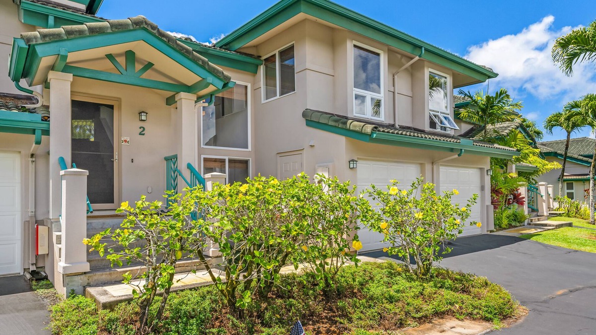 Kaiulani House | Three bed three bath luxurious townhome in gated Princeville community