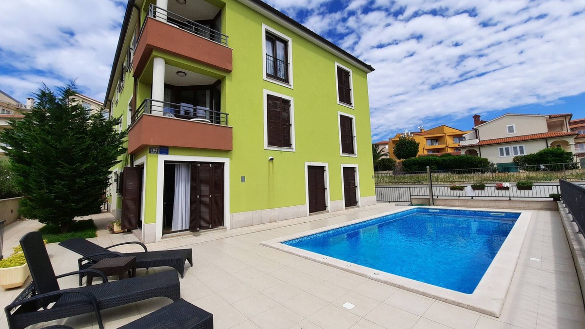 Premantura Apartment | Three Bedroom Apartment with Balcony, by the entrance of nature park of Kamenjak