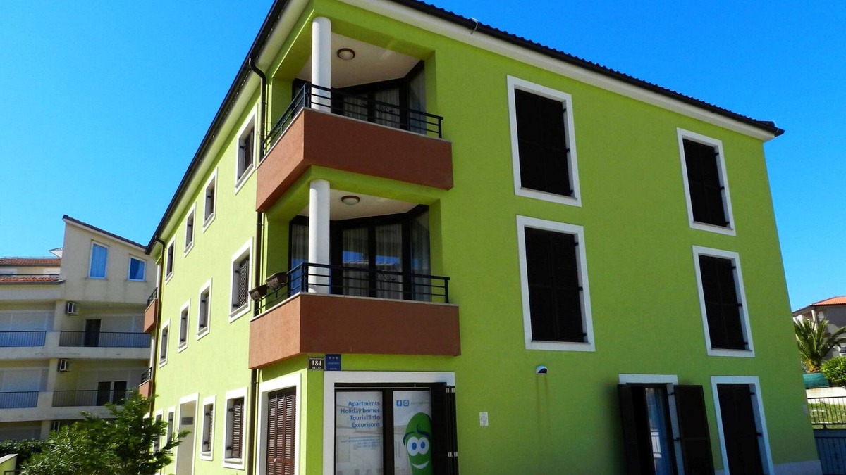 Premantura Apartment | Three Bedroom Apartment with Balcony, by the entrance of nature park of Kamenjak