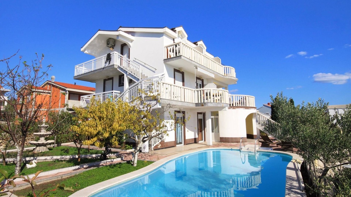 Rogoznica Apartment | Three bedroom apartment near beach Zečevo Rtić, Rogoznica (A-8366-a)