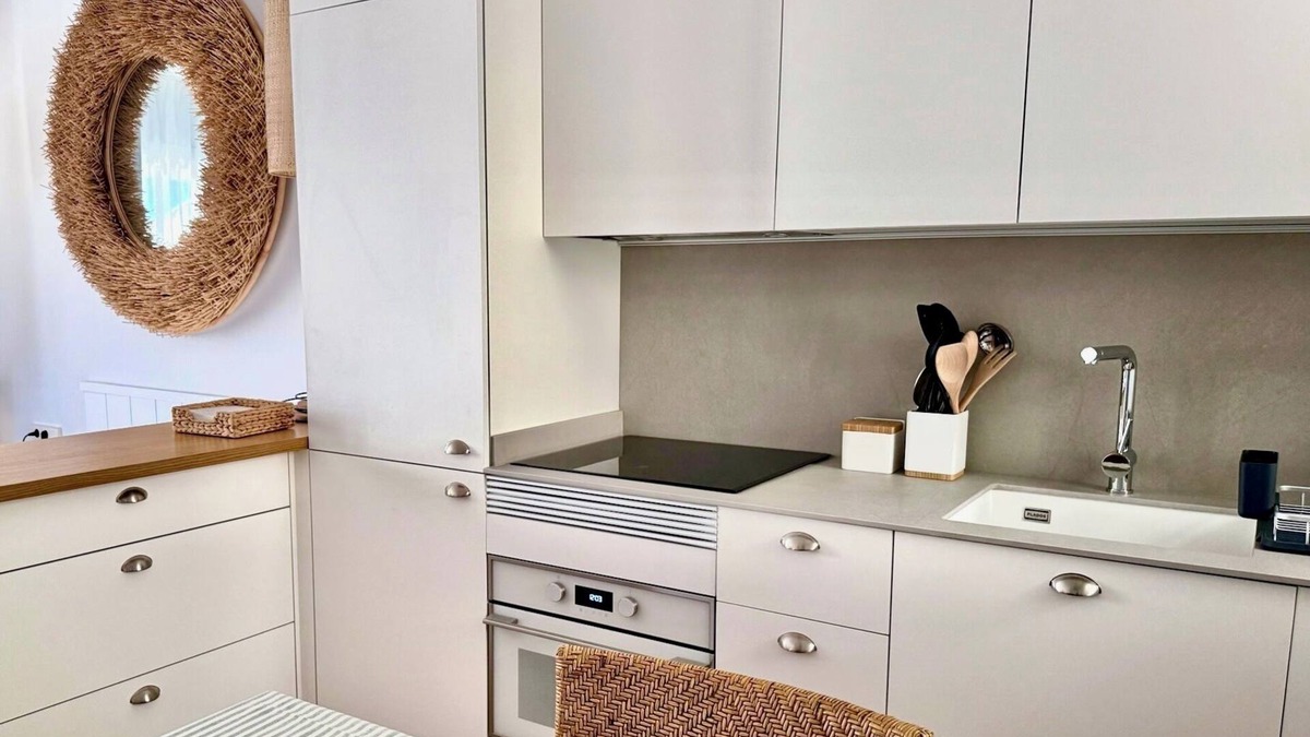 Llanca Apartment | Three-bedroom apartment in Llançà for 6 people 2 minutes from the beach