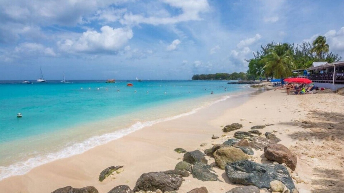 Sunset Crest Apartment | Three Bedroom Beach front apartment in Holetown with super seaviews